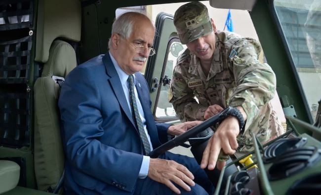 Taiana dijo que 11 oficiales fueron suspendidos del Ejército por la muerte del subteniente Chirino | Política y economía