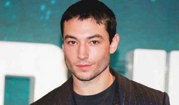 Ezra Miller, nuevamente en problemas: lo acusan de alojar a menores en una granja | Internacionales
