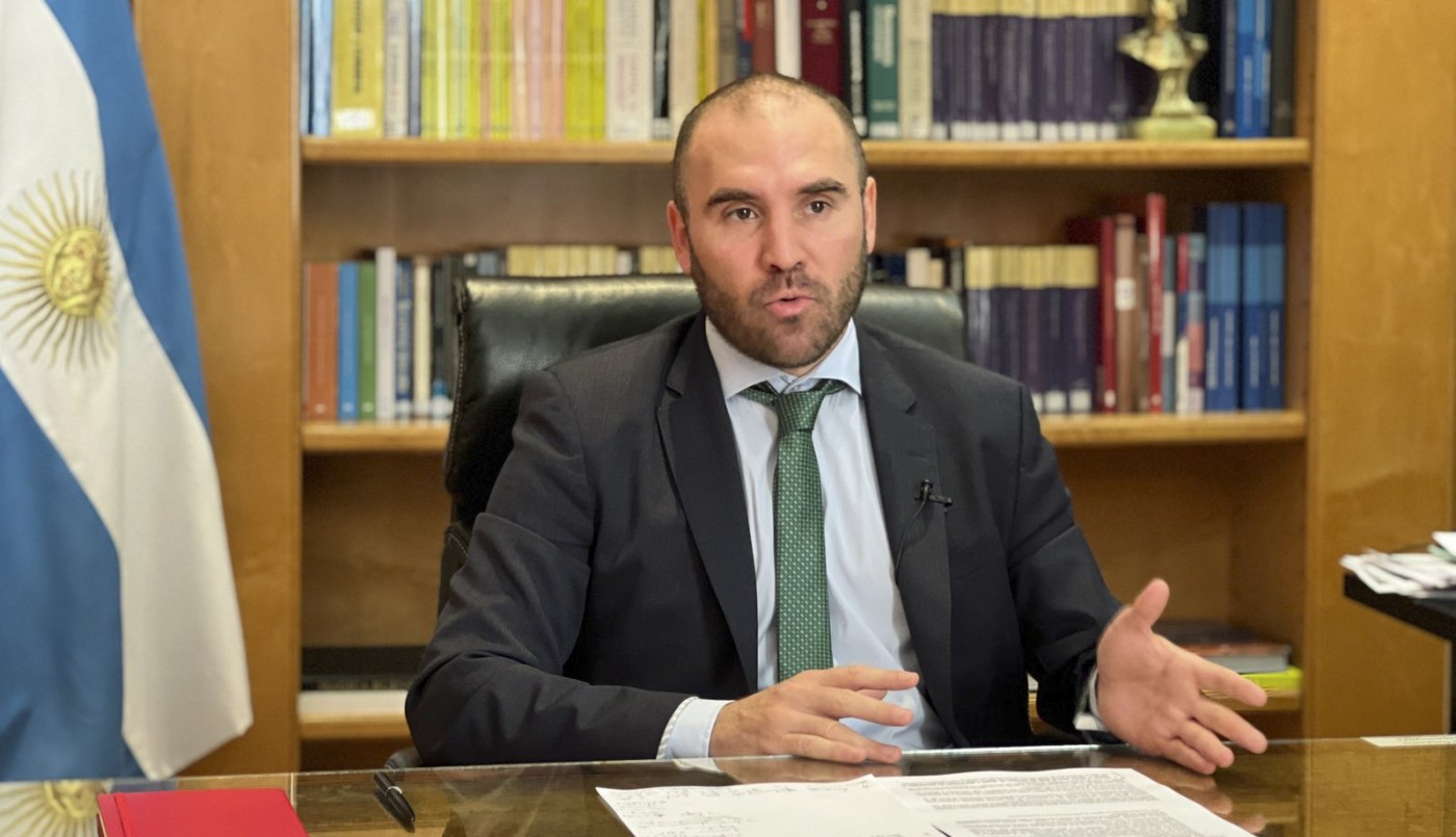 Guzmán buscó despejar dudas y defendió bonos en pesos: "Son un instrumento seguro" | Política y economía