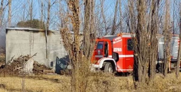 Intentó prender la estufa con nafta, provocó una explosión y su hija de 4 años murió carbonizada | Actualidad