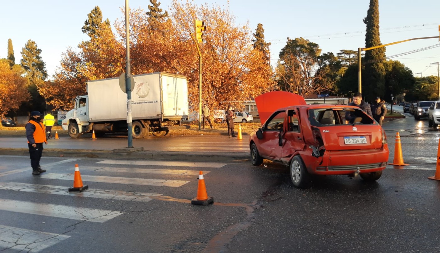 Córdoba: Auto embestido por un camión | Córdoba