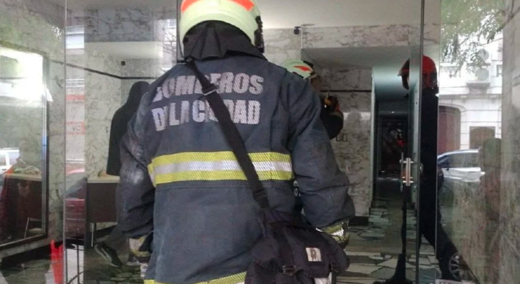 Un muerto y 20 intoxicados por un escape de gas en un edificio de Once | Actualidad