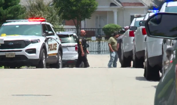 Un papá olvidó a su bebé en un auto y se suicidó cuando se dio cuenta que su hijo murió por el calor | Internacionales