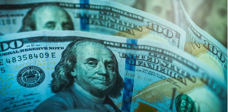 Dólar hoy: el "blue" subió $16 y se negoció a $273 | Política y economía