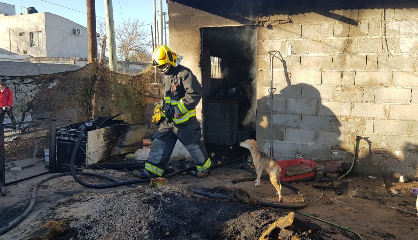 Córdoba: incendio arrasador, una familia lo perdió todo | Córdoba