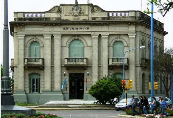 Santa Fe: utilizaron la alcaidía para celebrar el cumpleaños de la esposa de un policía detenido | Actualidad