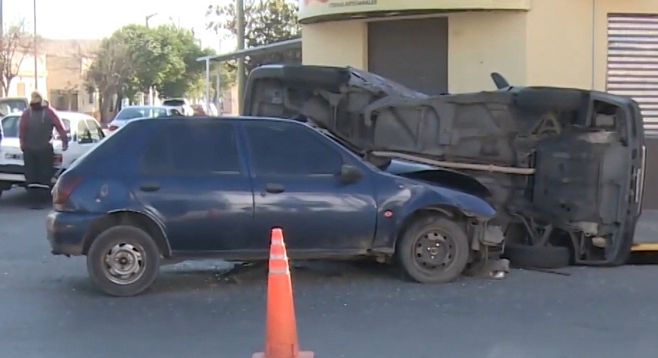 Choque y vuelco con heridos en San Vicente | Córdoba