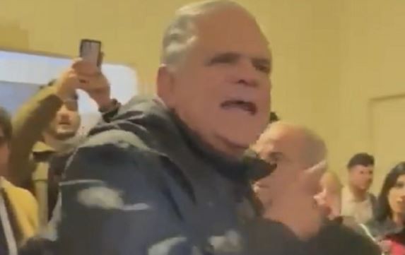 López Murphy iba a dar una charla en la UBA y unos militantes kirchneristas se lo impidieron | Política y economía