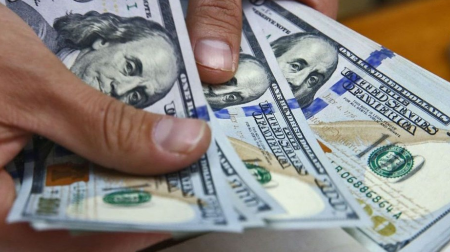 El Gobierno trabaja en un dólar diferenciado para turistas | Política y economía
