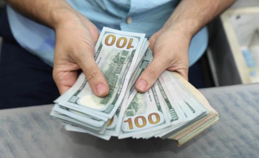 A la espera de anuncios sobre medidas económicas, el dólar blue sigue su escalada | Política y economía