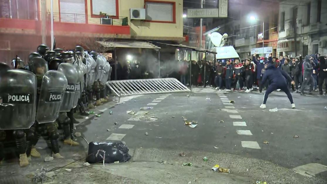 URGENTE: hinchas de Independiente protestan contra Moyano | Actualidad