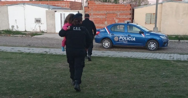 Una niña de 3 años fue encontrada en la calle por una patrulla | Actualidad