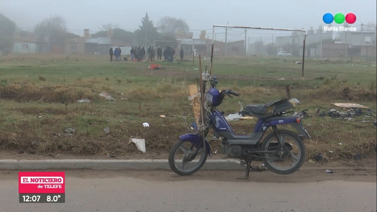 Desalojan a 40 familias que ocuparon terrenos en Bahía Blanca | Actualidad