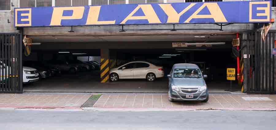 Denuncian que ante el crecimiento de la demanda, no hay lugar en las playas de estacionamiento | Córdoba