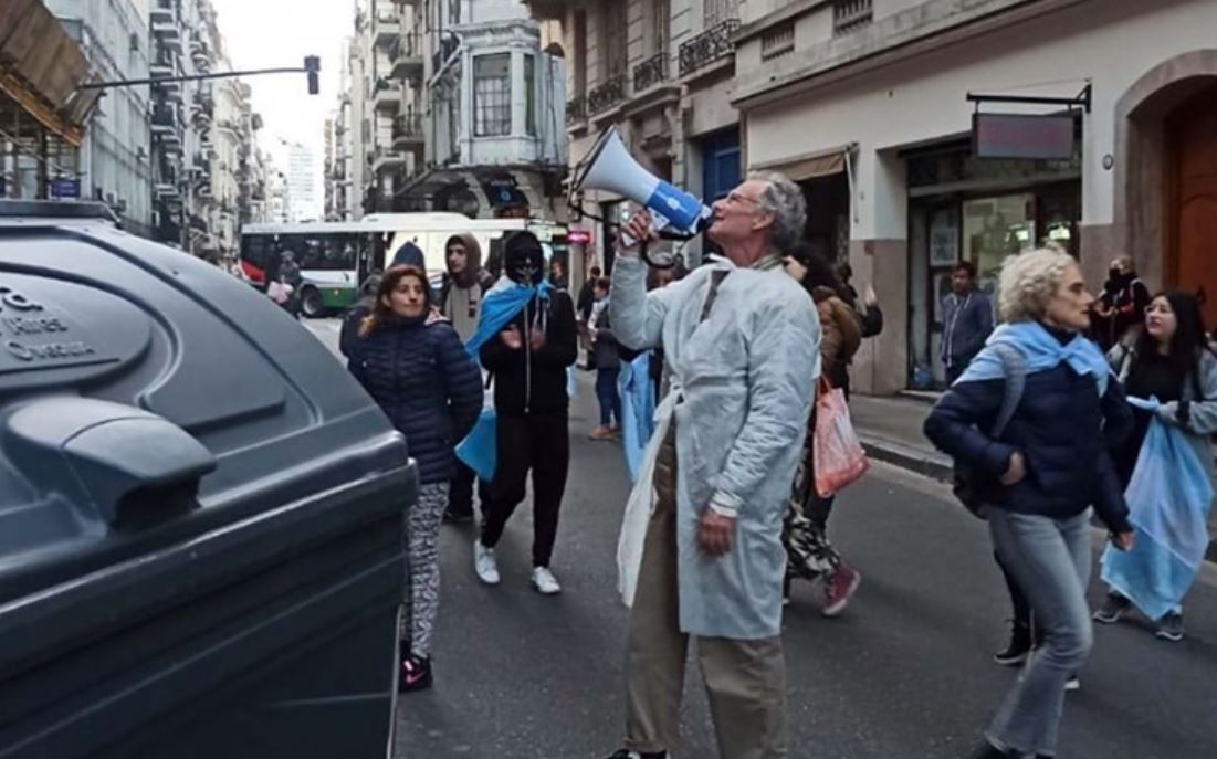 Detuvieron al imputado por amenazar a Cristina Fernández frente al Instituto Patria | Política y economía