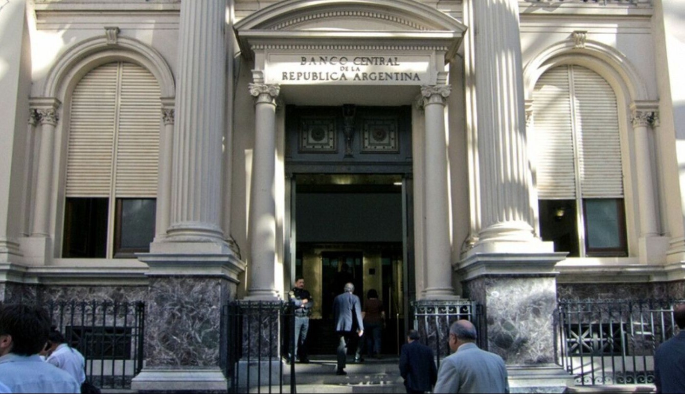 Sigue la sangría de reservas: el BCRA vendió más de US$ 1.085 millones en lo que va de agosto | Política y economía