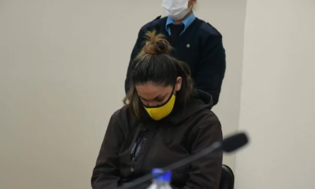 La portera de una escuela se grabó abusando de un alumno y un amigo difundió el video por WhatsApp | Actualidad