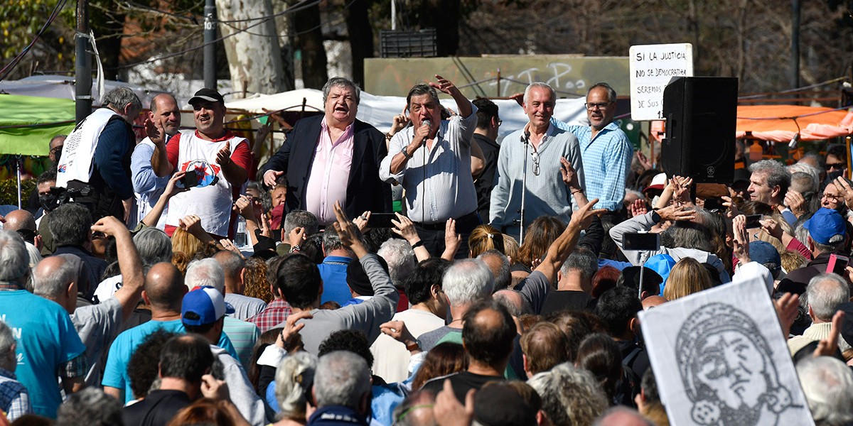 El kirchnerismo marchó a Parque Centenario para defender a Cristina | Política y economía