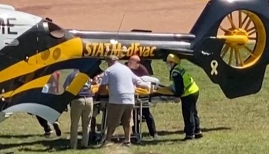 Salman Rushdie da primeras señales de recuperación tras ser apuñalado | Internacionales