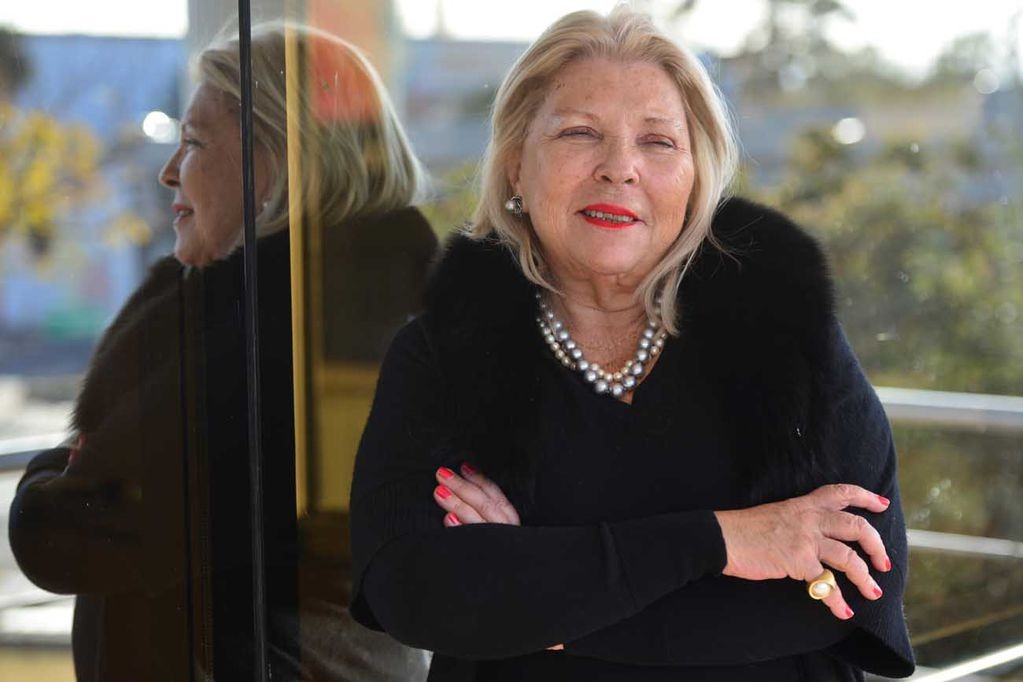 Carrió apuntó a "imbéciles" que no la entienden y dijo que vino a "traer fuego y división" | Política y economía