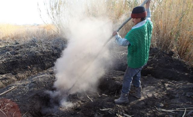 El fenómeno de la tierra que arde en Mendoza e inquieta a todo un pueblo | Actualidad