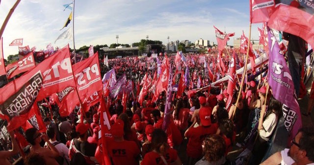 La izquierda vuelve a las calles y le reclama a la CGT un paro general por salario | Política y economía