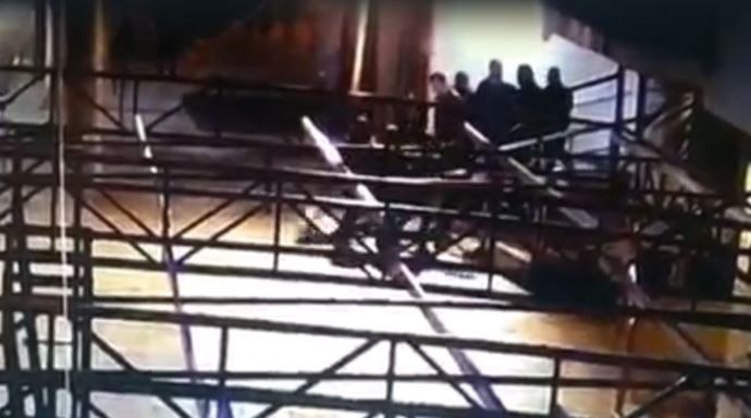 Video: un patovica golpeó y dejó inconsciente a un joven en la puerta de un boliche en Balcarce | Actualidad