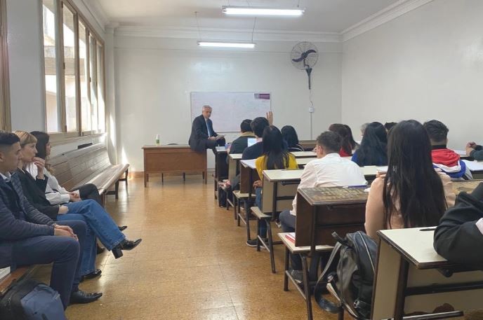 Alberto Fernández dio clases en la Facultad de Derecho y permanece sin agenda pública | Política y economía