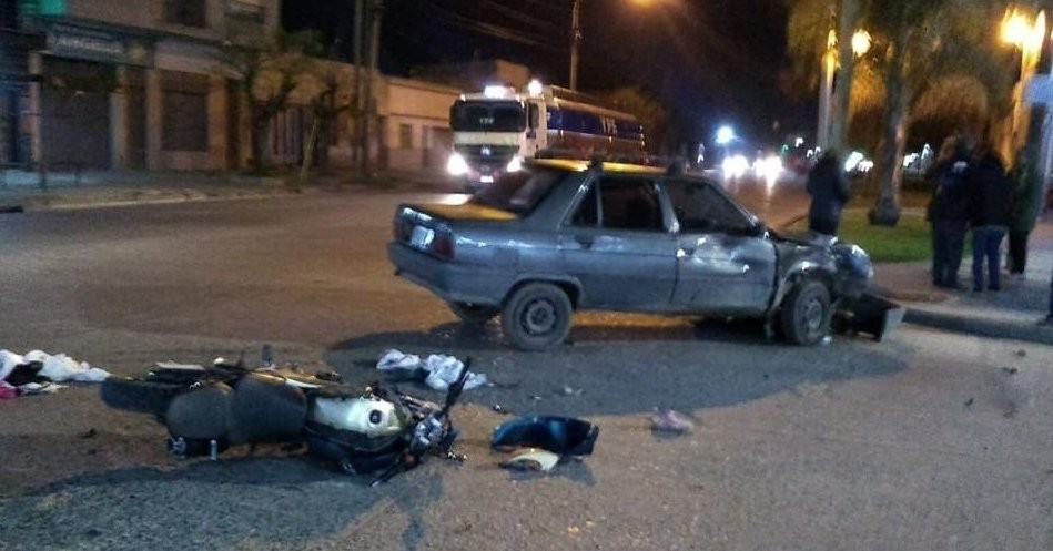 Murió una mujer embarazada de 5 meses al chocar la moto en la que iba como acompañante | Actualidad