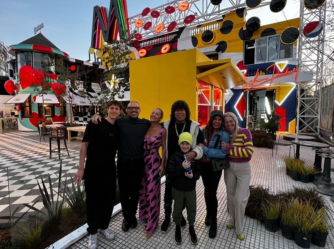 La Mona visitó su museo-bar a días de la inauguración | Espectáculos