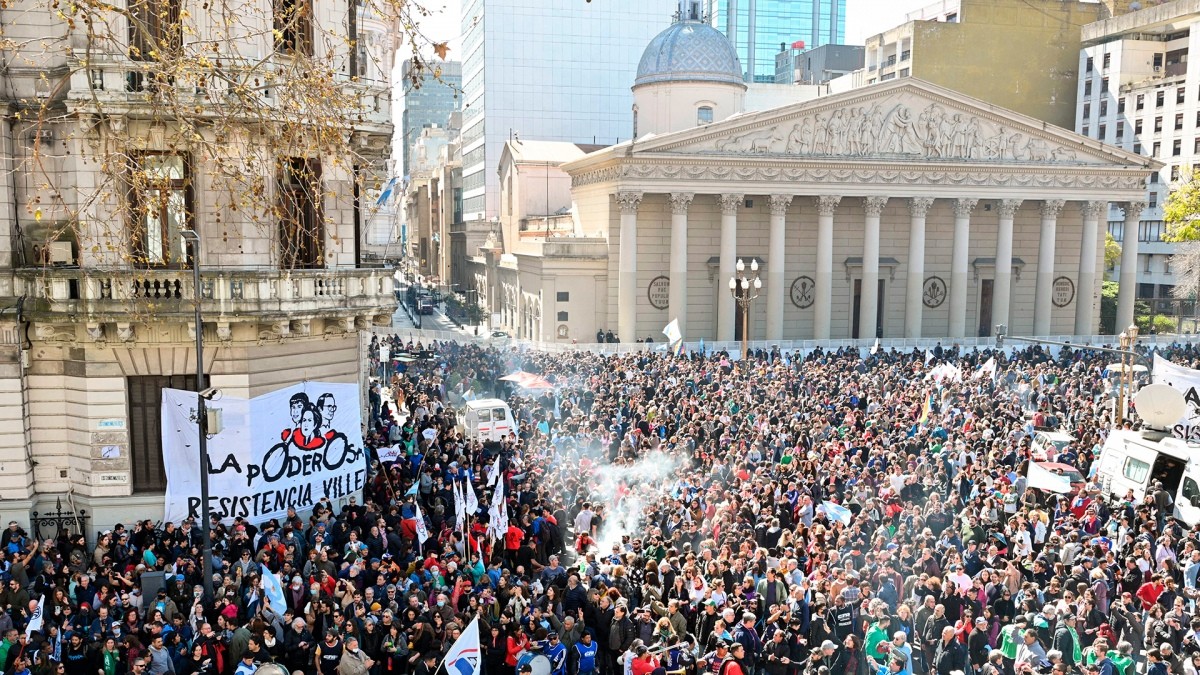 Multitudinaria marcha a Plaza de Mayo y en distintos puntos del país | Política y economía