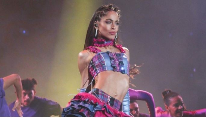 Tini Stoessel tuvo que parar un show en Corrientes por un principio de incendio | Espectáculos