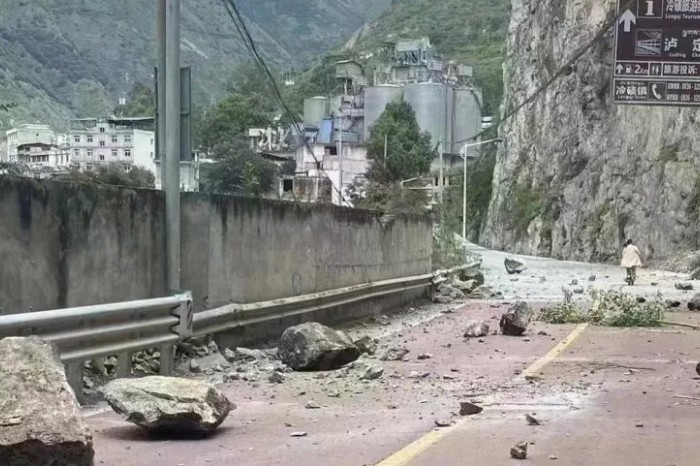 Buscan sobrevivientes tras el sismo en China que dejó al menos 65 muertos | Internacionales