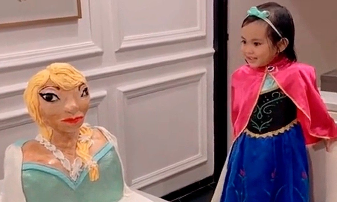 La reacción de una nena al ver su torta inspirada en Frozen | Internacionales