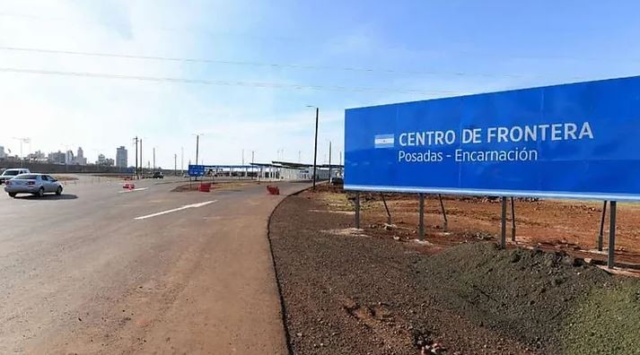 Detienen a pareja de alemanes queriendo salir desde Misiones a Paraguay con una menor sin documentos | Actualidad