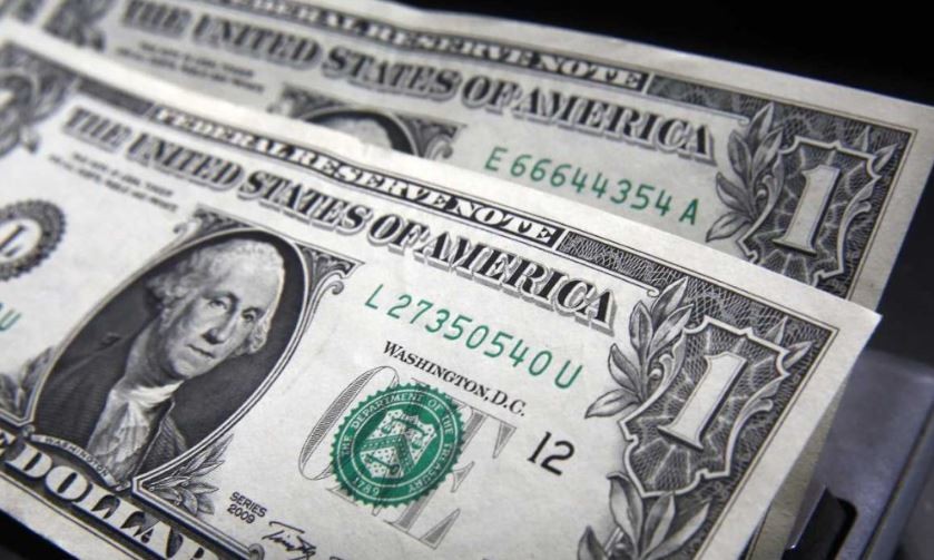 El dólar blue inició la semana en baja y cerró $286 | Política y economía