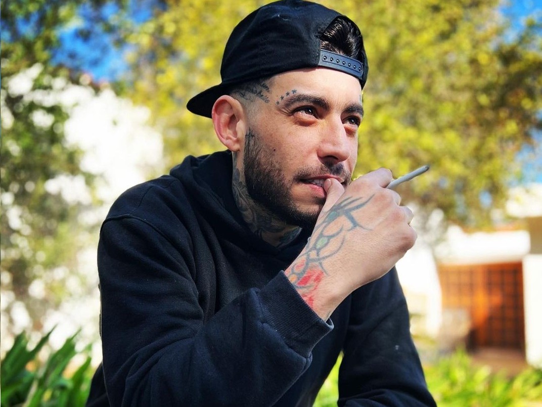 Ulises Bueno aprovecha el posoperatorio para disfrutar de la playa | Espectáculos