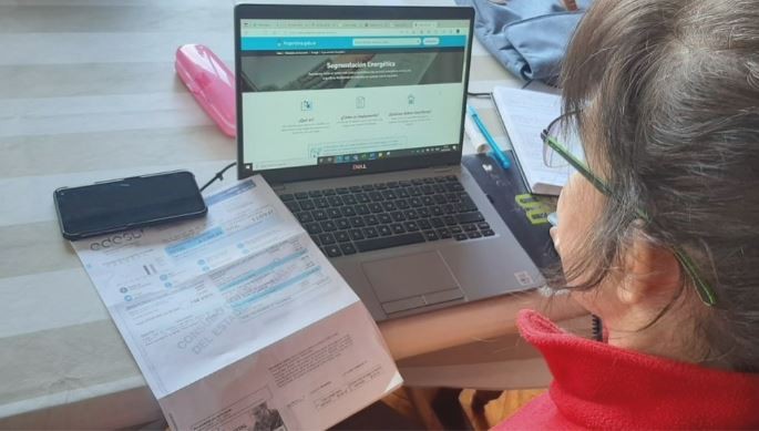 Aumentó la cifra de usuarios que se dieron de baja del subsidio de luz para acceder al dólar oficial | Política y economía