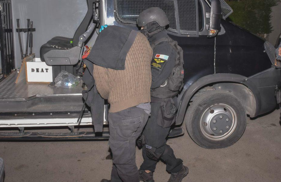 Desarticulan banda que vendía drogas en Córdoba, siete allanamientos y ocho detenidos | Córdoba