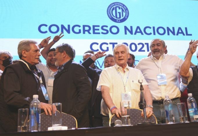 El Presidente recibió a la CGT en Olivos para hablar de paritarias: exploran la idea de un bono de fin de año | Política y economía