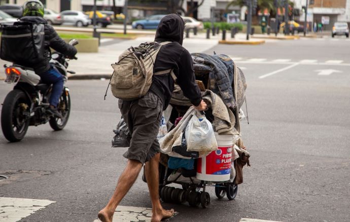El índice de pobreza fue de 36,5% durante el primer semestre del año y afectó a más de 17 millones de argentinos | Política y economía