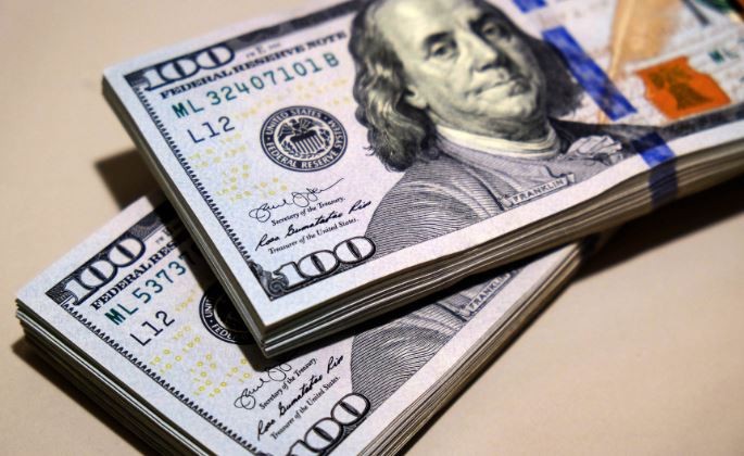 El dólar blue siguió en alza y cerró a $291 | Política y economía