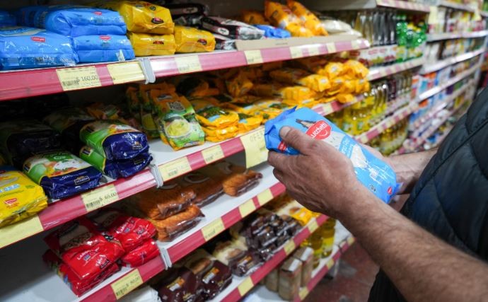 La canasta básica aumentó 7,1% en septiembre y una familia necesitó $128.214 para no ser pobre | Política y economía