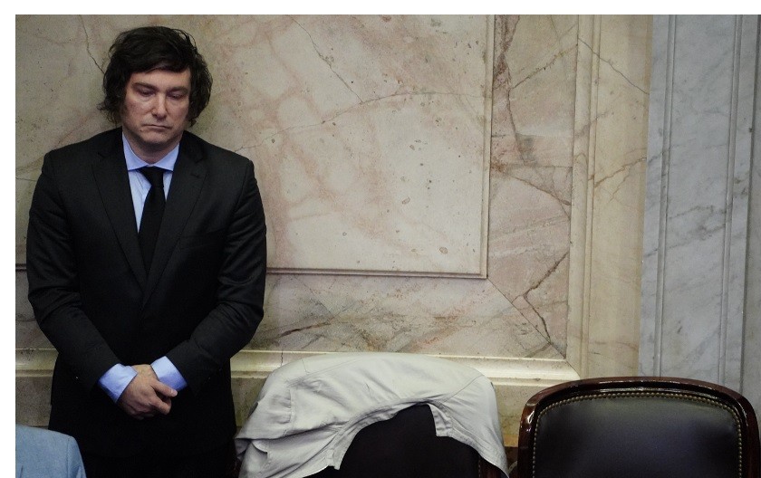 "Si Milei hubiera estado en su banca": JxC lo responsabiliza por nueva tasa a pasajes aéreos | Política y economía