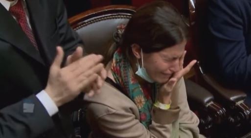 "Perdió un hijo, tiene otro internado y está acá": una diputada fue aplaudida y se quebró en plena sesión | Política y economía