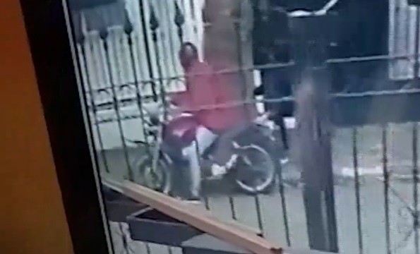 Indignación: Vecinos de barrio Residencial Vélez Sarsfield hartos de los arrebatos en la calle | Córdoba