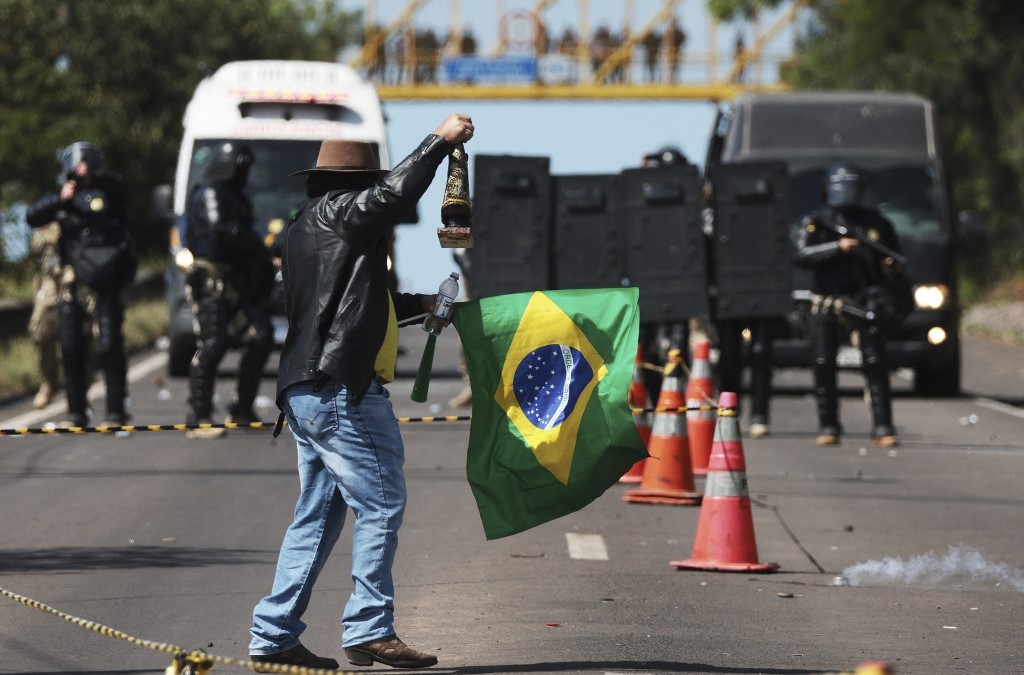 Brasil: la Justicia ordenó despejar los bloqueos de rutas de partidarios de Bolsonaro | Internacionales