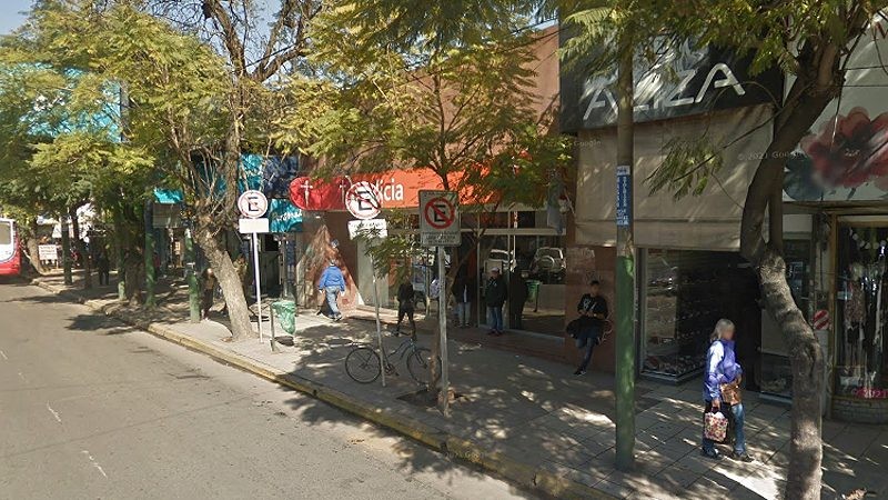 Motochorros le robaron $1,3 millones que había retirado del banco momentos antes | Actualidad