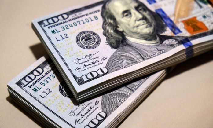 El dólar blue se disparó hasta los $308 y alcanzó su valor más alto desde julio | Actualidad
