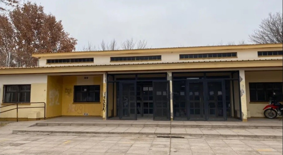 Entraron a una escuela y golpearon a alumnos: los agresores serían menores de edad | Actualidad